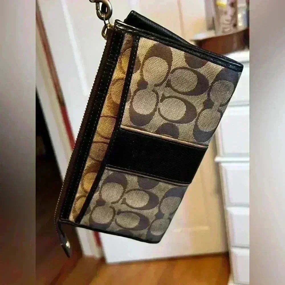 Coach Signature Zippy Wristlet Large Canvas Wallet Clutch Brown/Beige Lizard